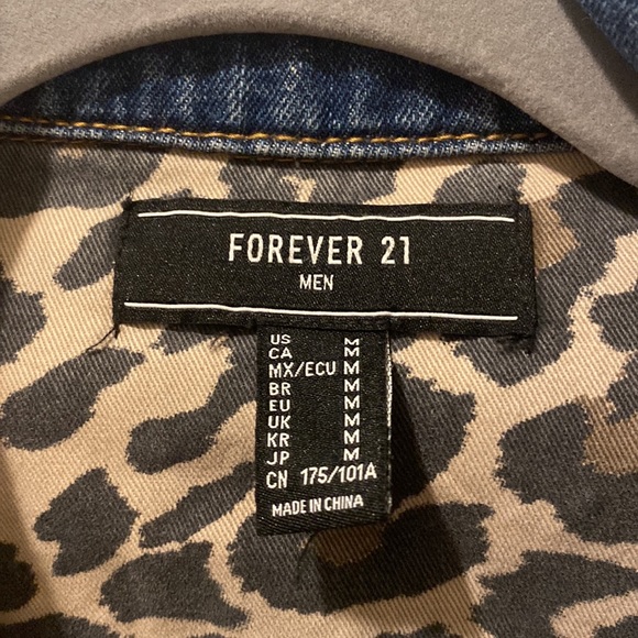 Denim jean jacket with leopard trim - Picture 2 of 4